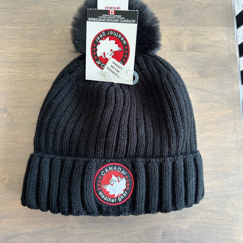 Canada Weather Gear Women's Black Knit Beanie